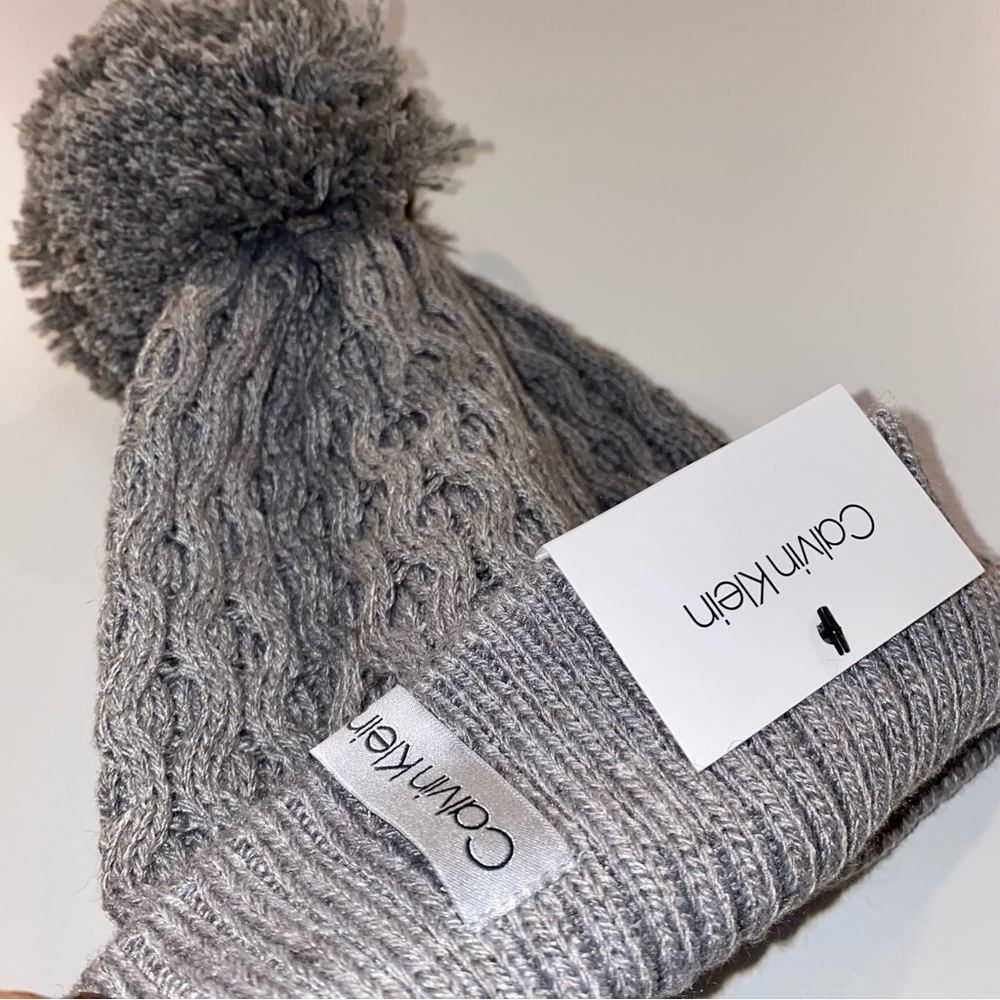 NWT Calvin Klein Cable Knit Pom beanie - OS
